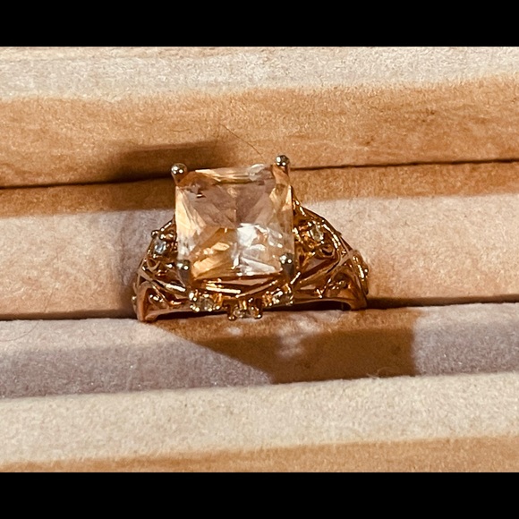 Ring - Picture 1 of 2